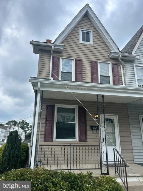 2626 Penbrook Avenue - Photo 1