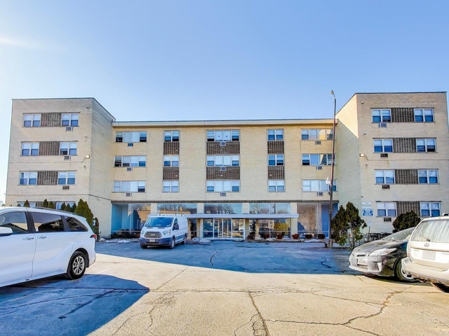 7250 N Western Avenue - Photo 1