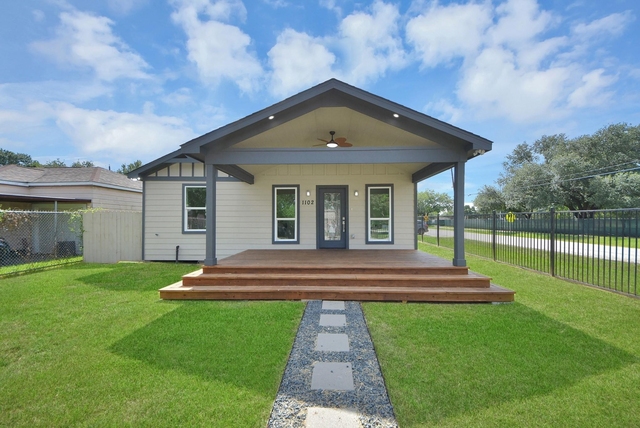 1102 Gazin Street - Photo 1