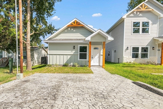 16740 E Ivanhoe - Photo 1