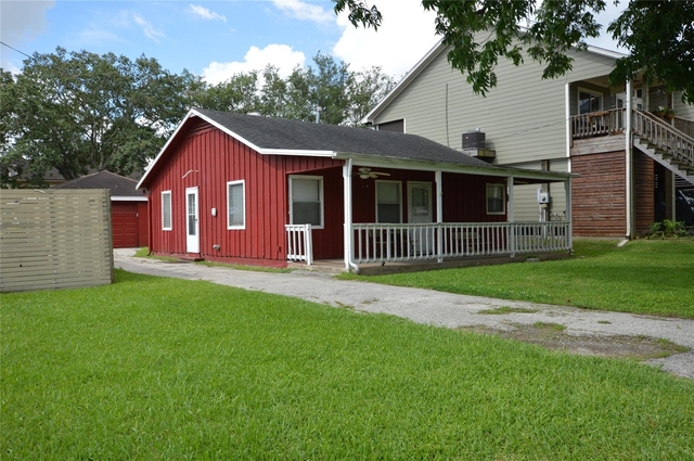 1821 E Winn Street - Photo 1