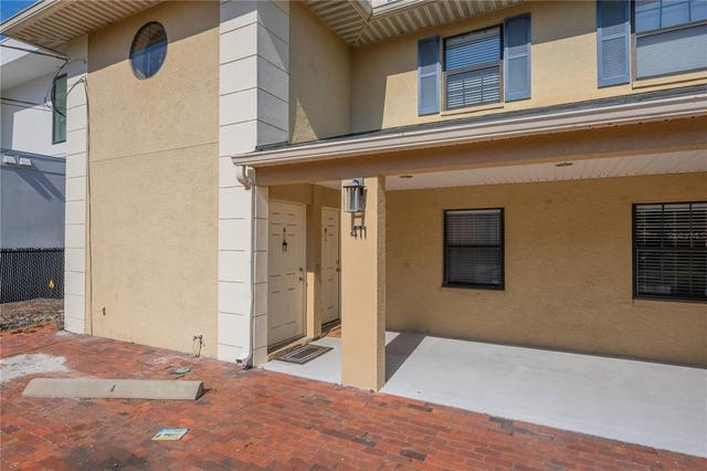 411 S Willow Avenue - Photo 1