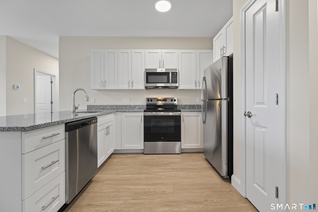55 Steele Boulevard - Photo 1