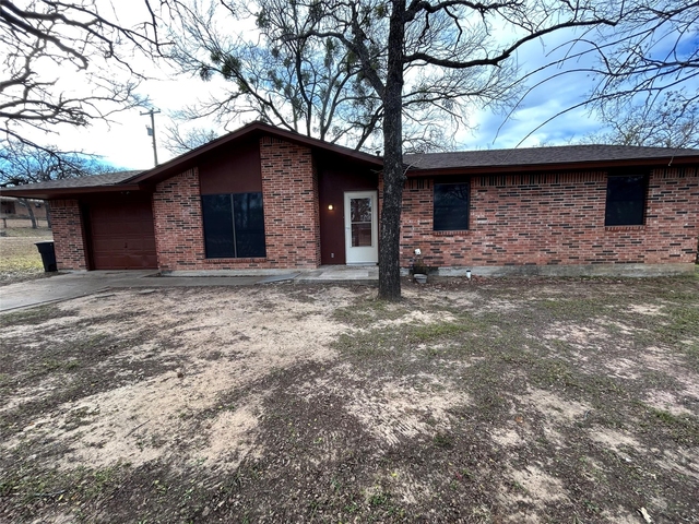 301 Walnut Avenue - Photo 1