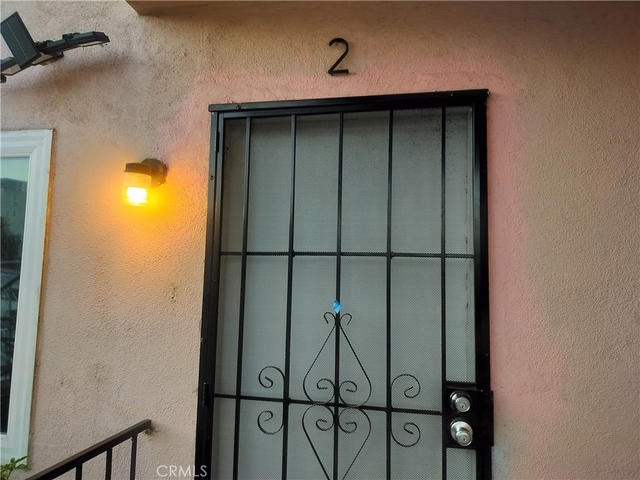 11226 S Broadway - Photo 1