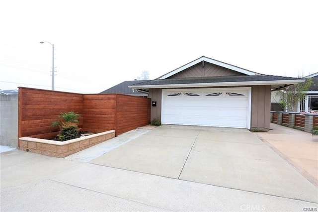 9972 Spinnaker Drive - Photo 1