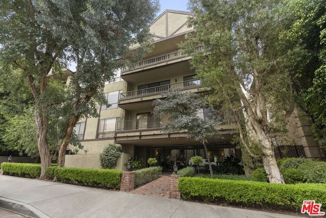 1210 N Kings Road - Photo 1