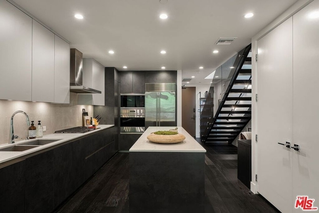 724 N Croft Avenue - Photo 1