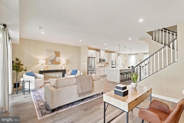 24274 Thurso Square - Photo 1