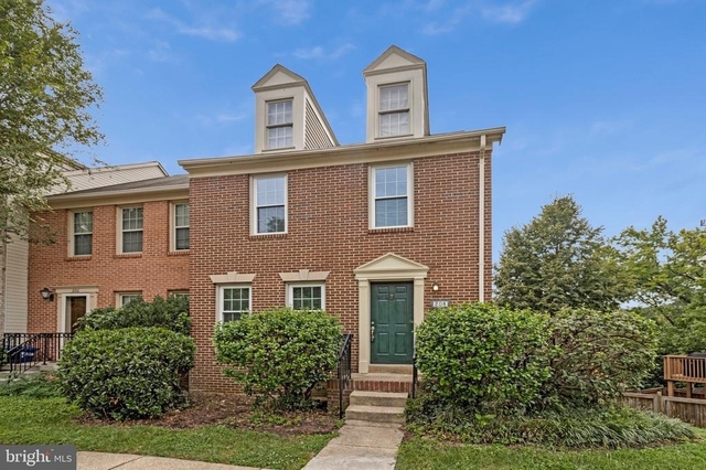 208 Ellsworth Street - Photo 1