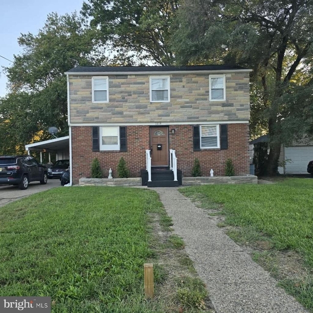 1018 W Browning Road - Photo 1