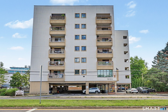 1633 Washington Boulevard - Photo 1