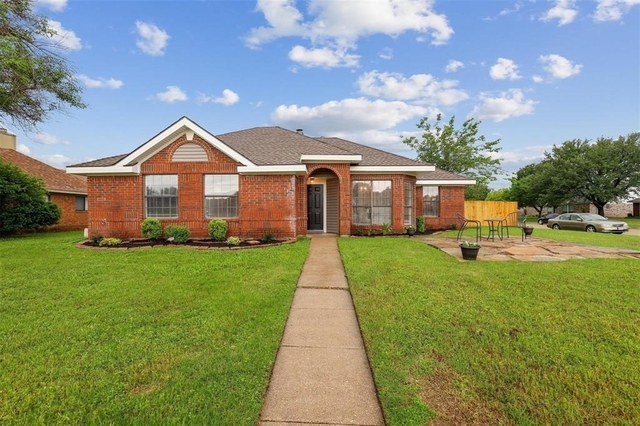 400 Azalea Drive - Photo 1