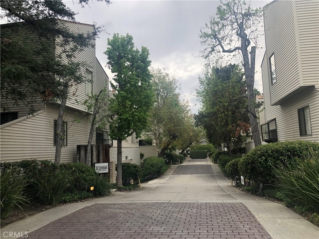 762 W Naomi Avenue - Photo 1