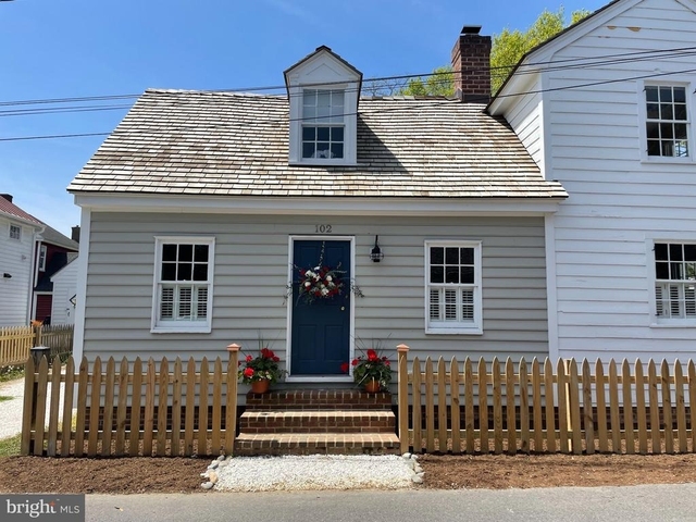 102 Locust Street - Photo 1