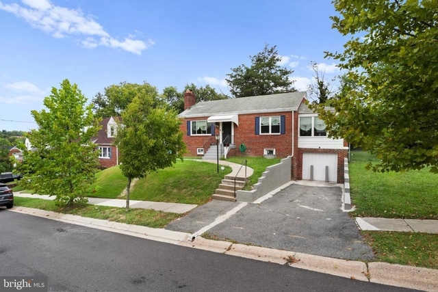 720 Sheridan Street - Photo 1