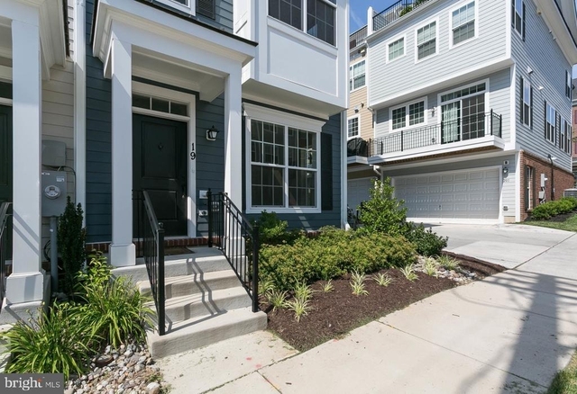 19 Willow Avenue - Photo 1