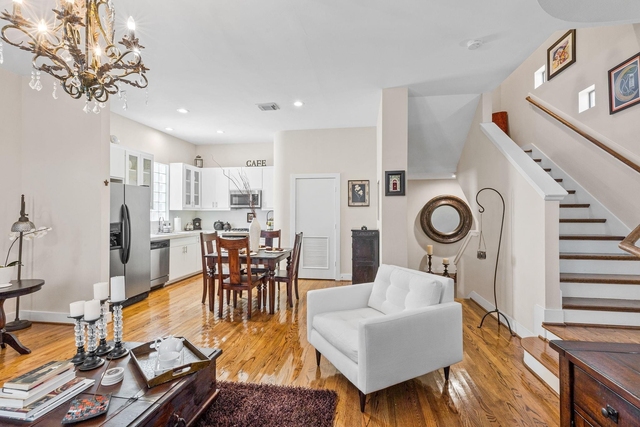 5817 Darling Street - Photo 1