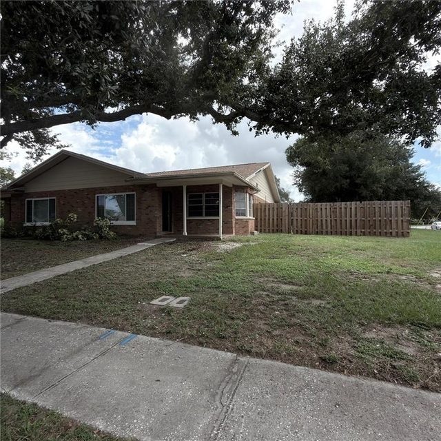 1405 N Saturn - Photo 1
