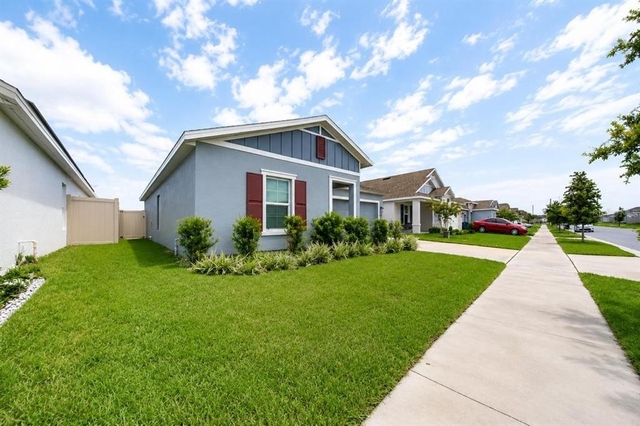 688 Sand Pine Ln - Photo 1