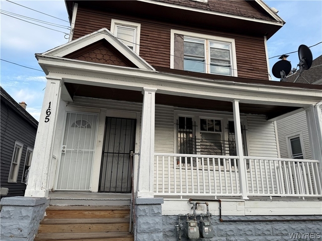 165 Playter Street - Photo 1