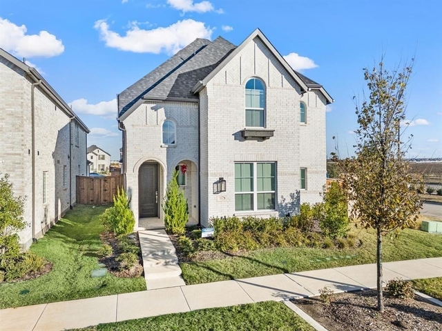 2856 Chester Drive - Photo 1