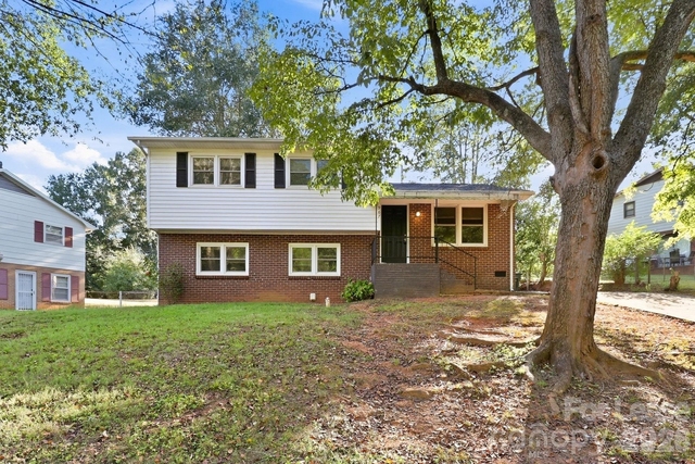 967 Canterbury Court - Photo 1