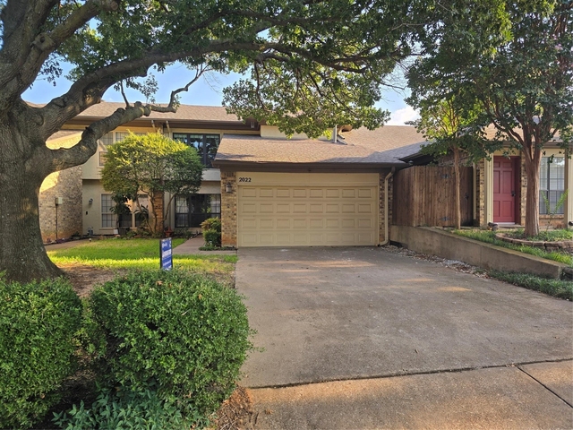 2022 Brookside Drive - Photo 1