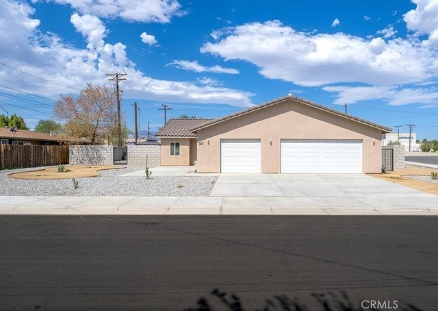 43645 Saguaro - Photo 1