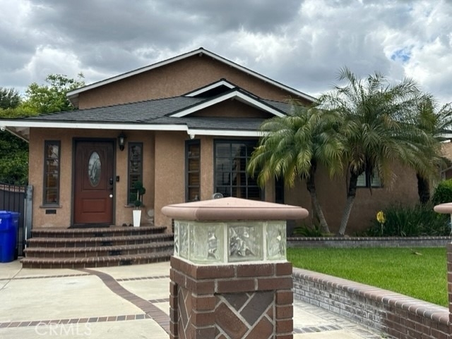 5419 Mapletree Avenue - Photo 1