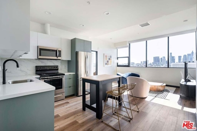 2500 Wilshire Boulevard - Photo 1
