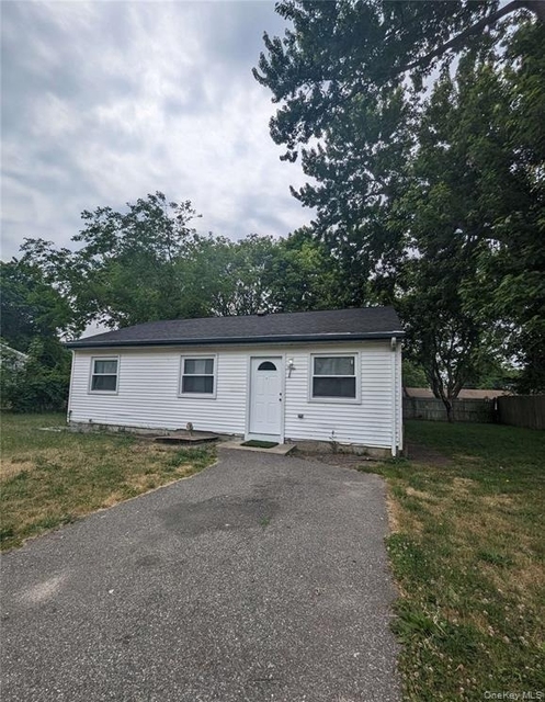 544 Meade Avenue - Photo 1