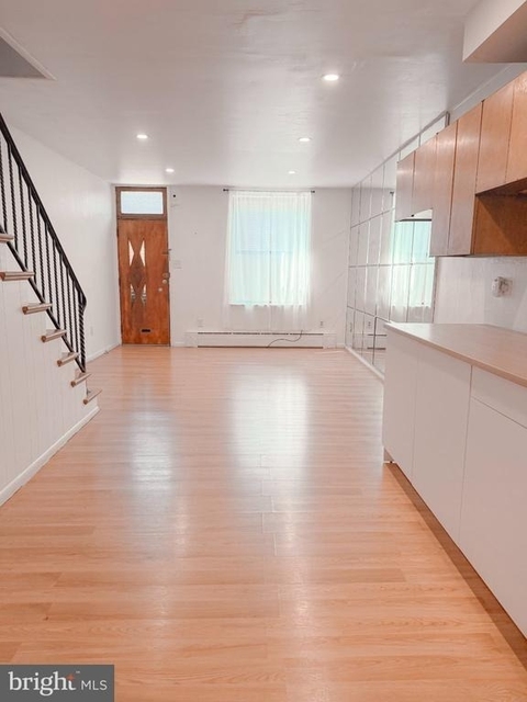2033 S Watts Street - Photo 1