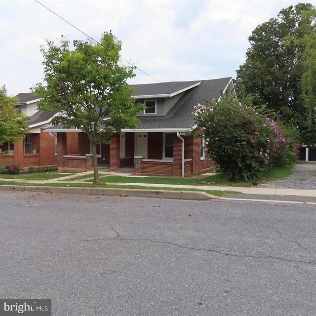 228 Rowe Avenue - Photo 1