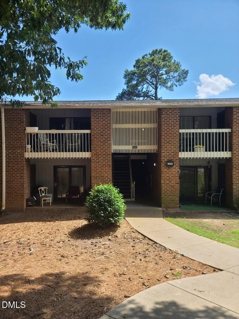 1022 Sandlin Place - Photo 1