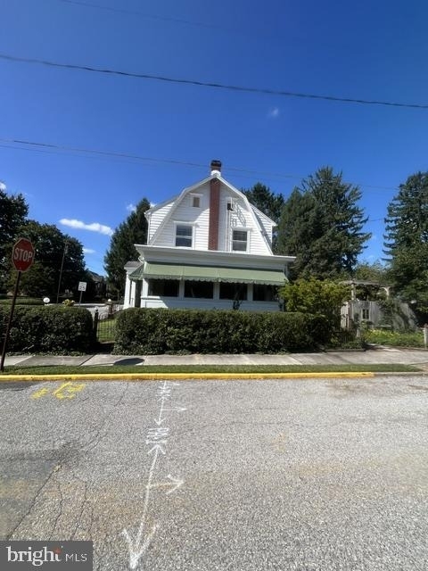 515 S York Street - Photo 1