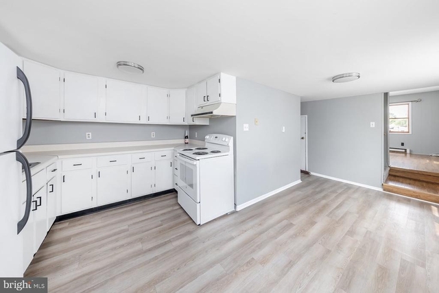 114 E Millbrooke - Photo 1