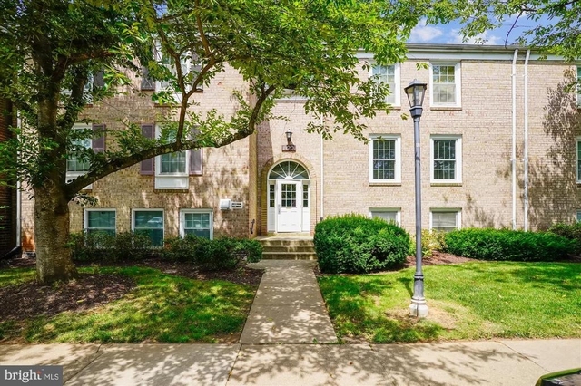 820 Quince Orchard Boulevard - Photo 1