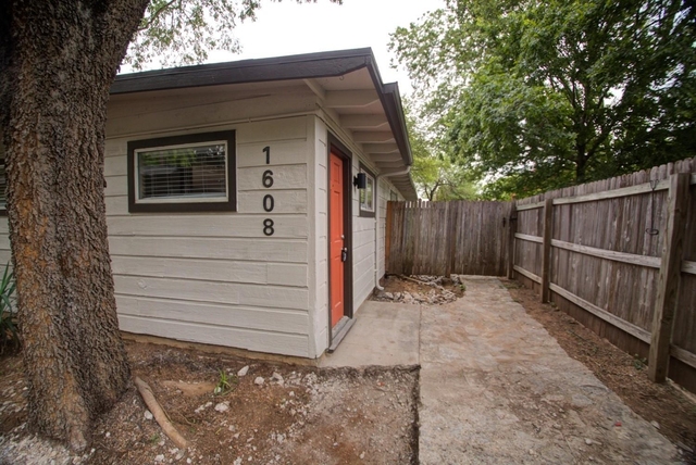 1608 Boyd Ln - Photo 1