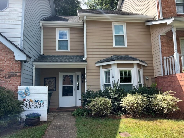 1100 Country Club Place Nw - Photo 1