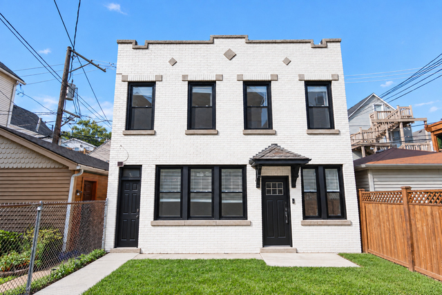 1328 W Nelson Street - Photo 1