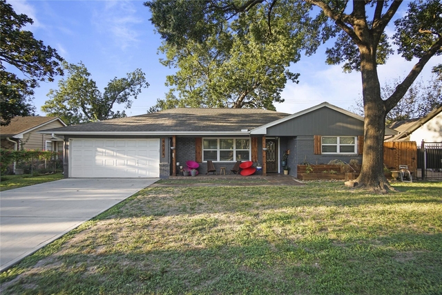9928 Westview Drive - Photo 1