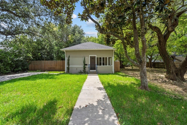311 7th Avenue N - Photo 1