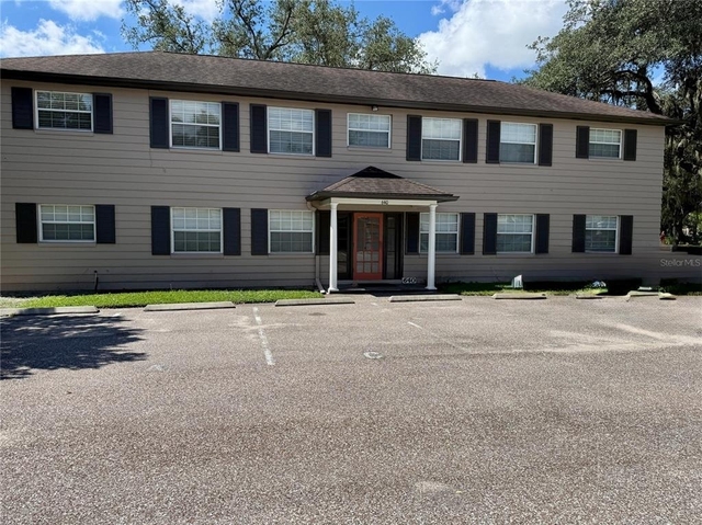 640 Robinhood Drive - Photo 1