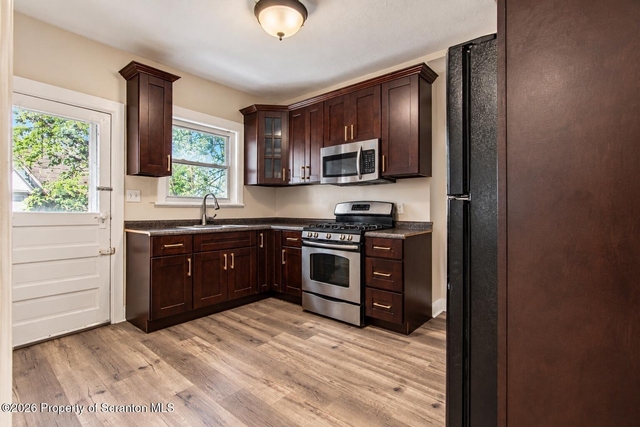 601 Clay Avenue - Photo 1