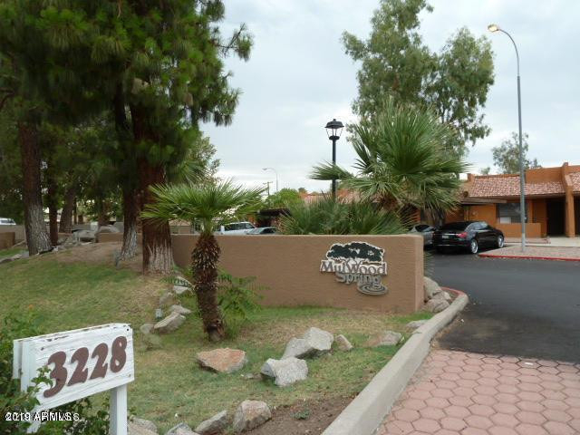 3228 W Glendale Avenue - Photo 1