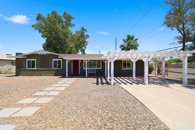2302 W Berridge Lane - Photo 1