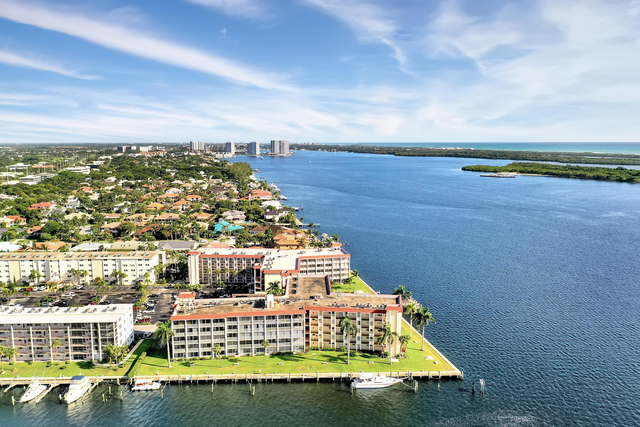 100 Paradise Harbour Boulevard - Photo 1