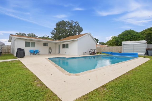 4999 Sw 6th Street - Photo 1