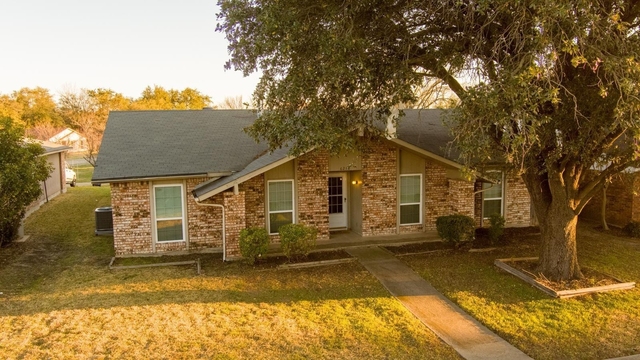 6218 Fallbrook Drive - Photo 1